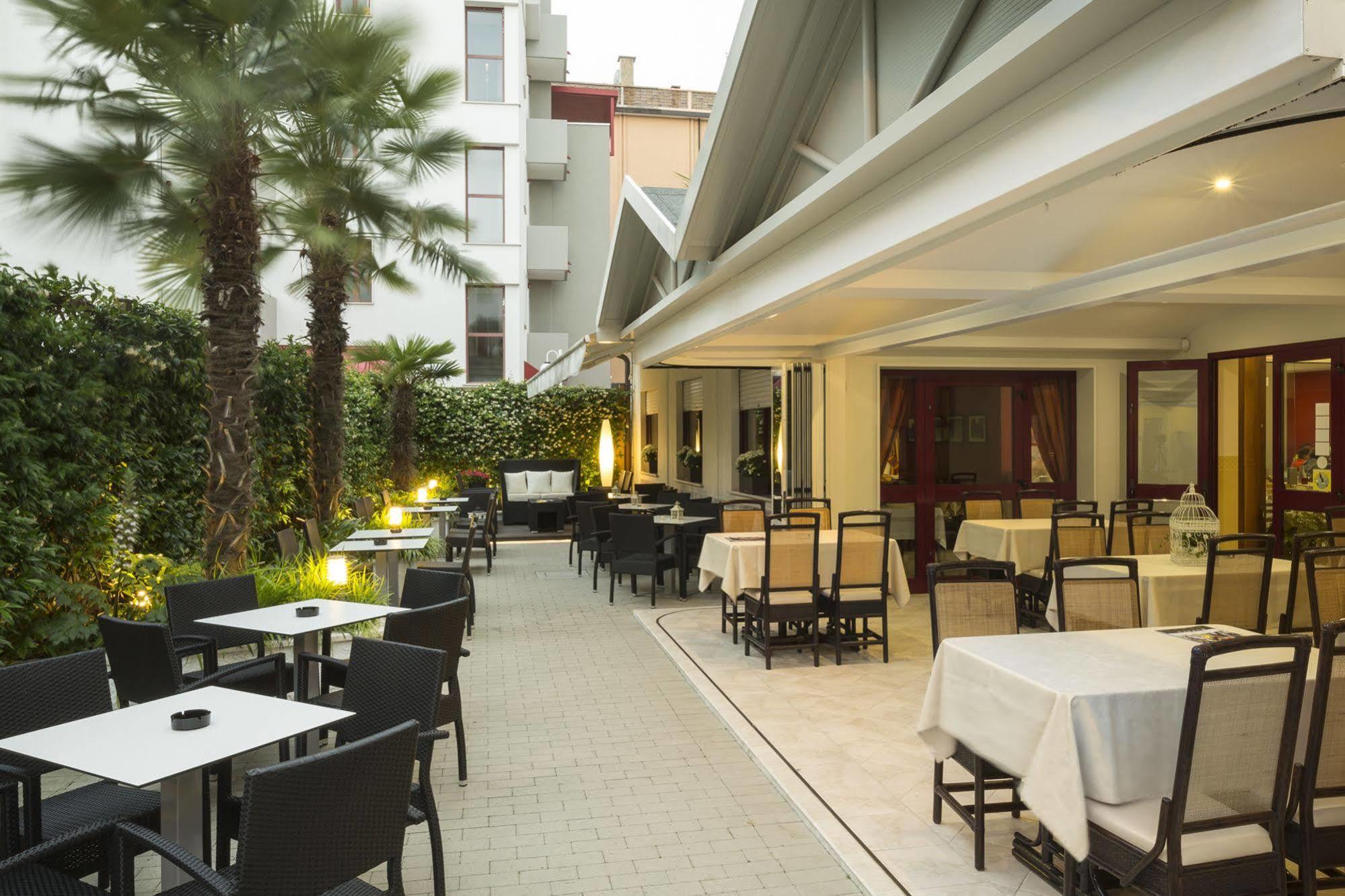 Hotel Imperia Lido di Jesolo Exterior foto